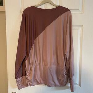 Athletic Top Long Sleeve Crewneck By Tahari SportIn Purple, Size 2XL